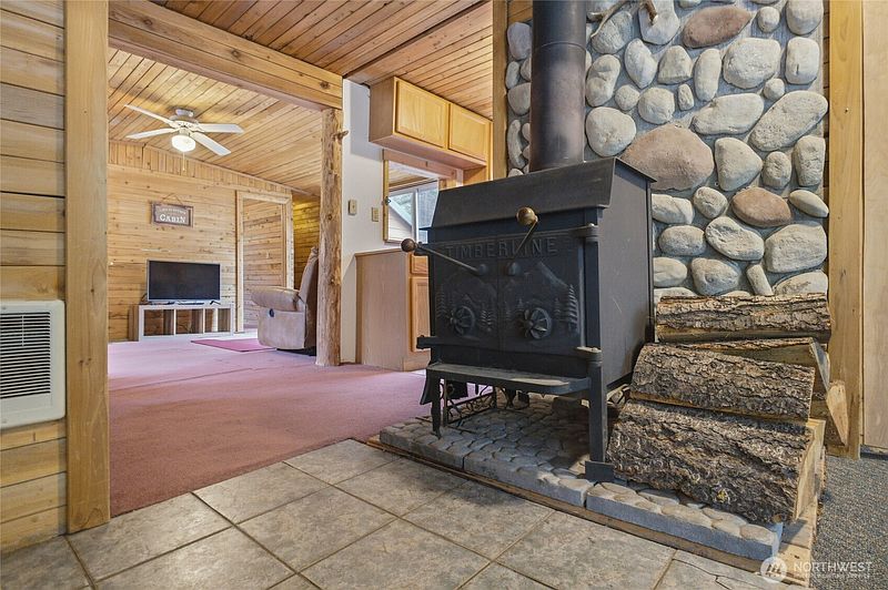 5th image of 2205 Pine Tree Road