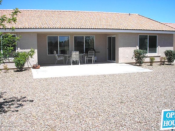 2nd image of 916 E Saguaro Dr E
