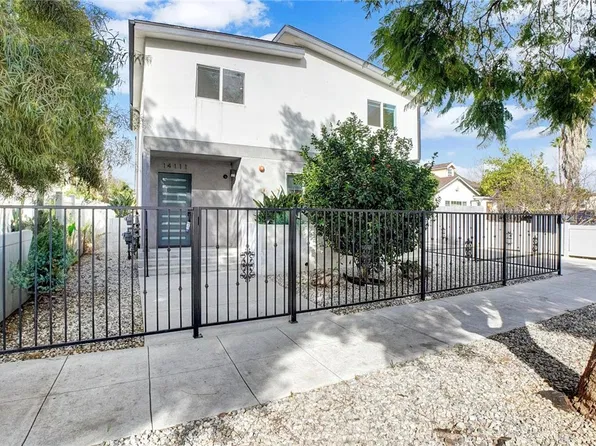 14111 Sylvan St, Van Nuys, CA 91401