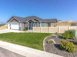 1586 Valhalla Loop, Selah, WA 98942