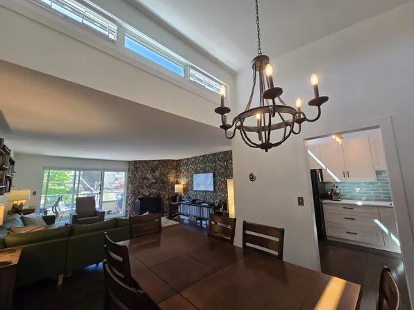 1266 W 13th Ave #310, Vancouver, BC V6H 1N6