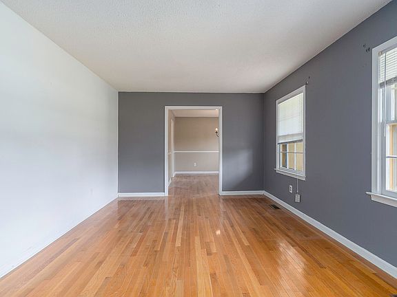 4th image of 420 Hodges Dr