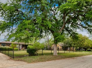 3015 N Glen Garden Dr, Fort Worth, TX 76119