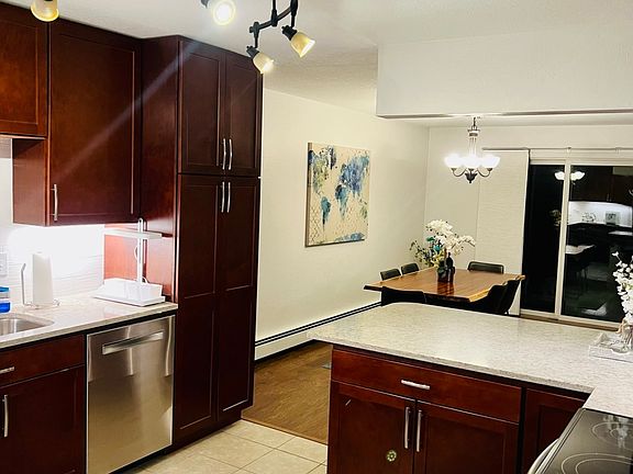 4th image of 600 Highlander Cir