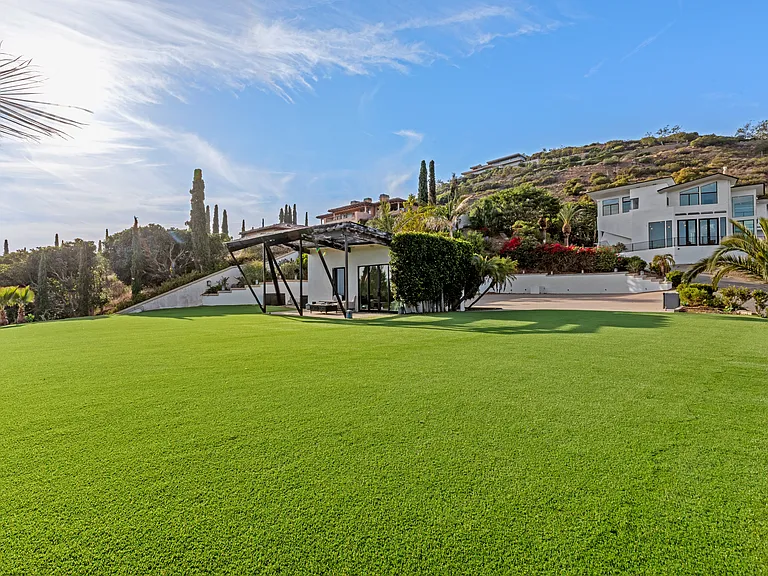 6380 Meadows Ct — Photo 35