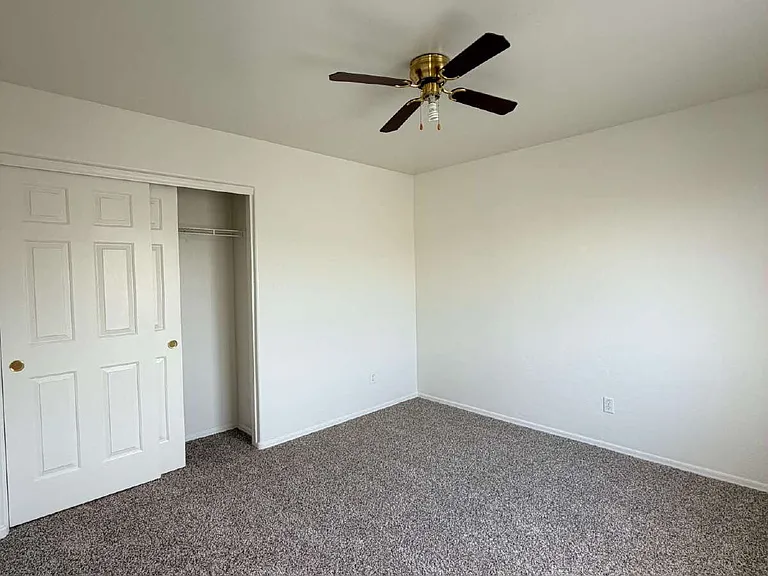 2344 E Meadow Creek Way — Photo 9