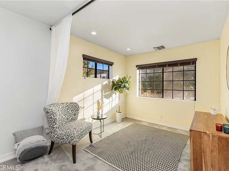9348 Tujunga Canyon Blvd — Photo 35