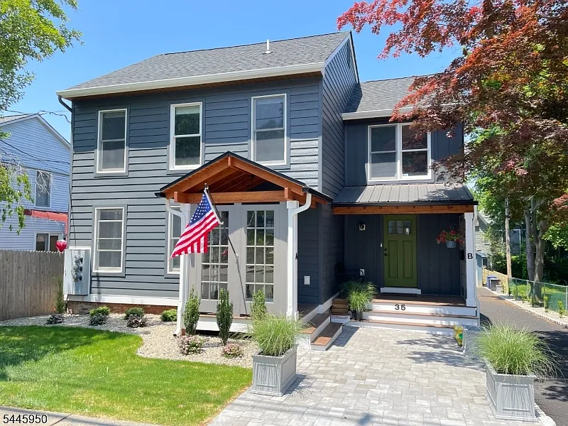 35 Phoenix Ave