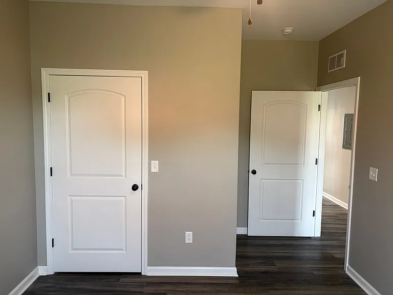 232 Calumet Dr — Photo 8