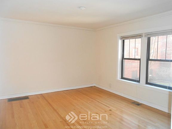 3rd image of 1137 Oak Ave APT 1E