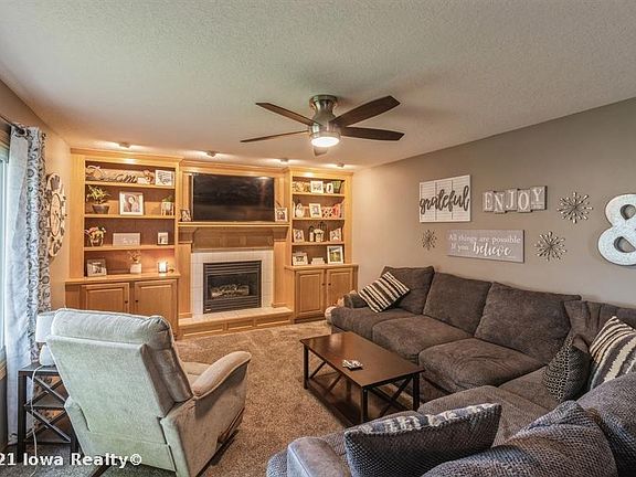 4th image of 9712 Catalina Dr