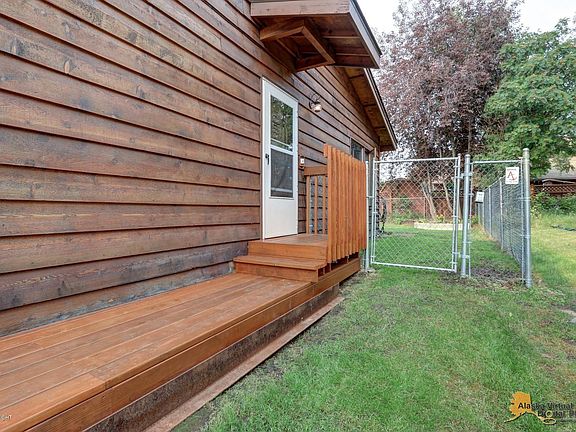 2nd image of 8140 Fairwood Cir