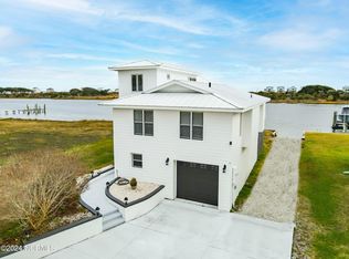 319 Grandview Dr, Sneads Ferry, NC 28460
