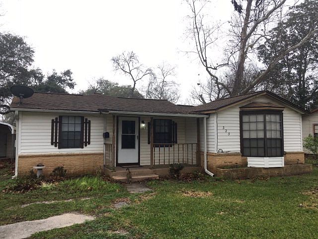 1st image of 323 E Bernard St