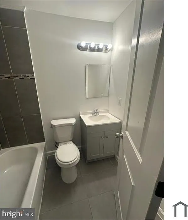 2 bed, $2,119 — Photo 3