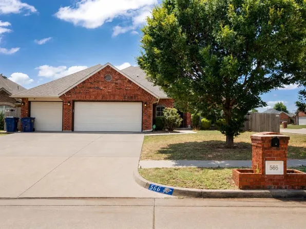 566 W Hunters Court Way, Mustang, OK 73064