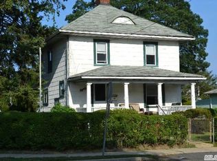 85 Center Ave, Bay Shore, NY 11706