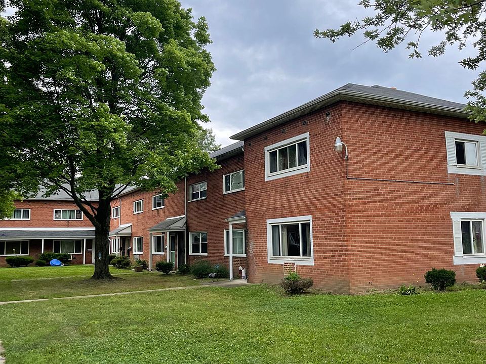 1st image of 23673 Banbury Cir APT 4