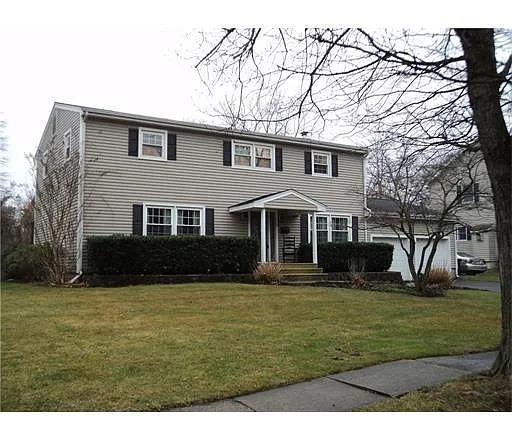 10 Kevin Rd photo 1