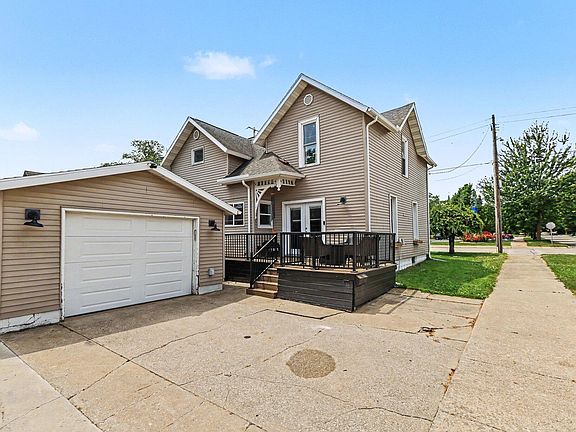 2nd image of 301 Cypress St