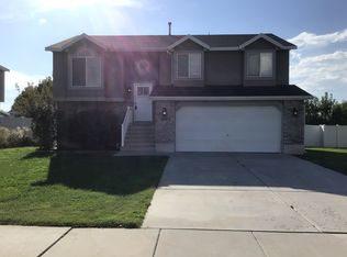 1693 N 2340 W, Clinton, UT 84015