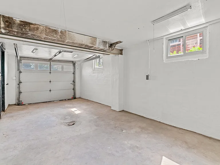 6355 Crestview Dr — Photo 17