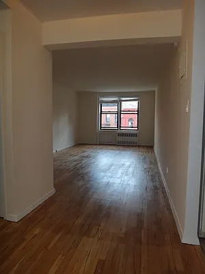Rented by KVNY Soho | media 26