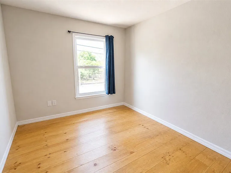 2402 E Doctor Martin Luther King Junior Bouleva #4 — Photo 13