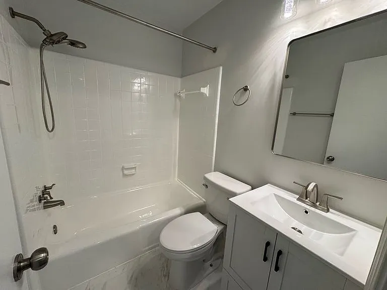 Upstairs hall bathroom