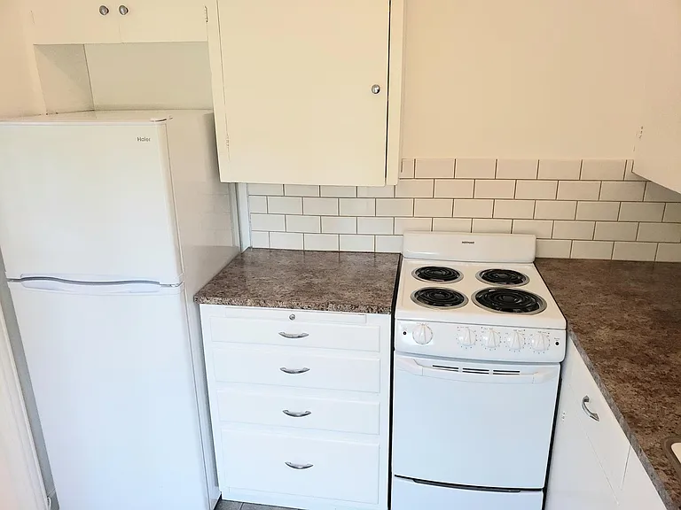 Broadmoor Manor — Photo 101