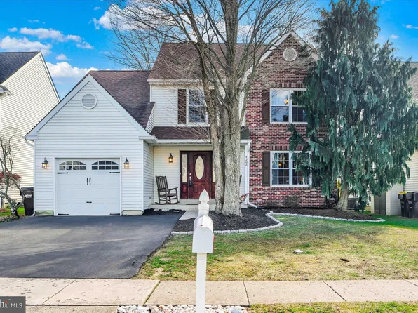 4208 Sir Andrew Cir, Doylestown, PA 18902