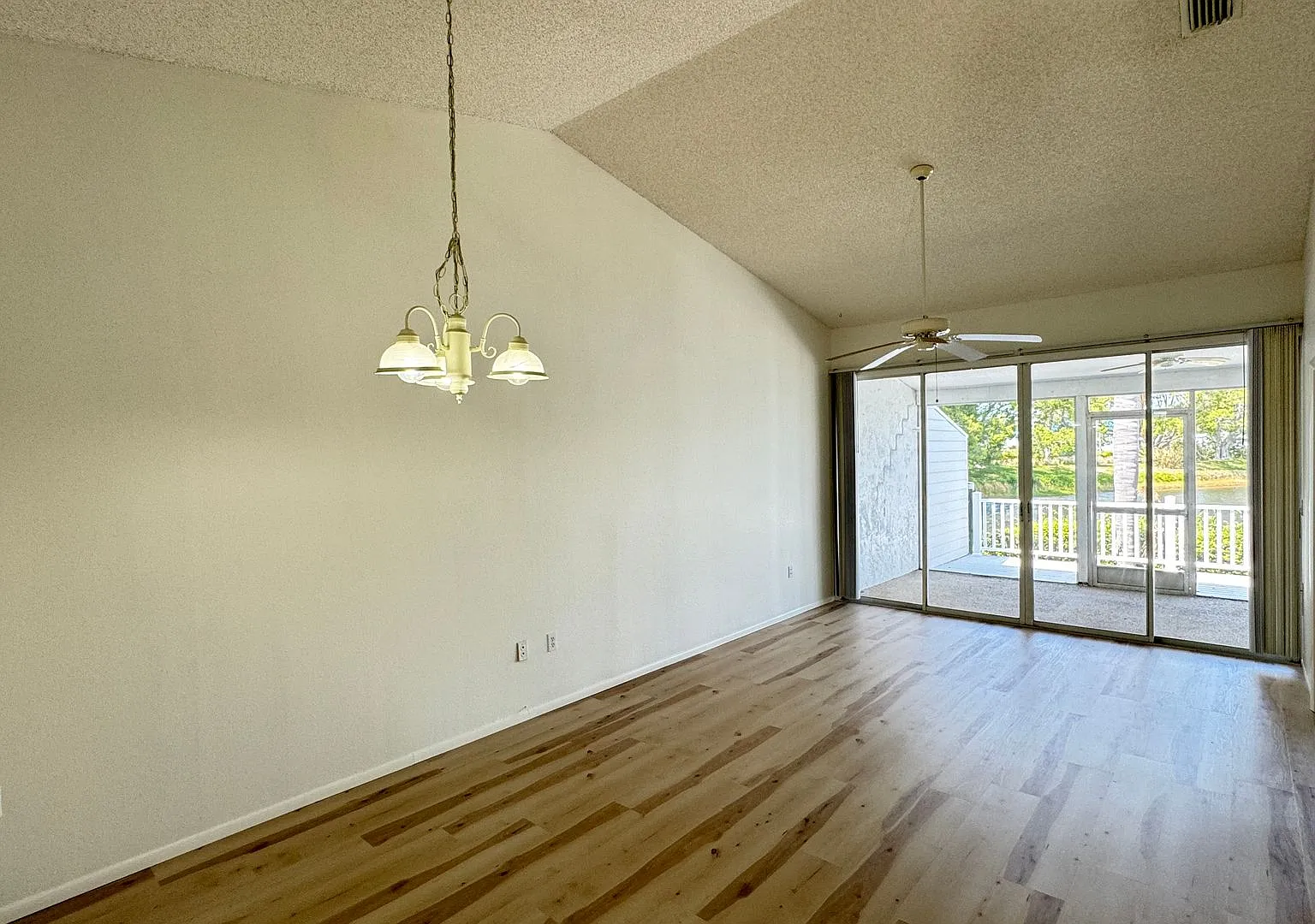 Unfurnished Annual Rental Available — Photo 3