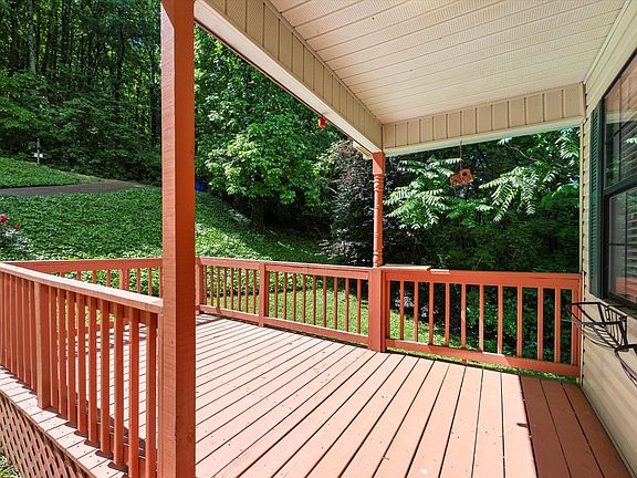 4th image of 2331 Ridge Crest Dr