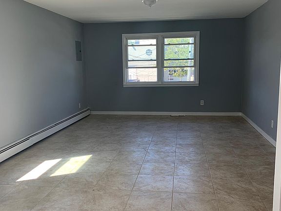 4th image of 441 S 5th Ave Floor 2