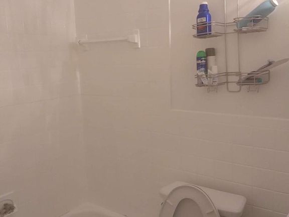 4th image of 7758 Lakecrest Dr