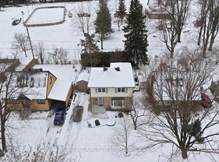 962 Weston Dr, Ottawa, ON K1G1X2