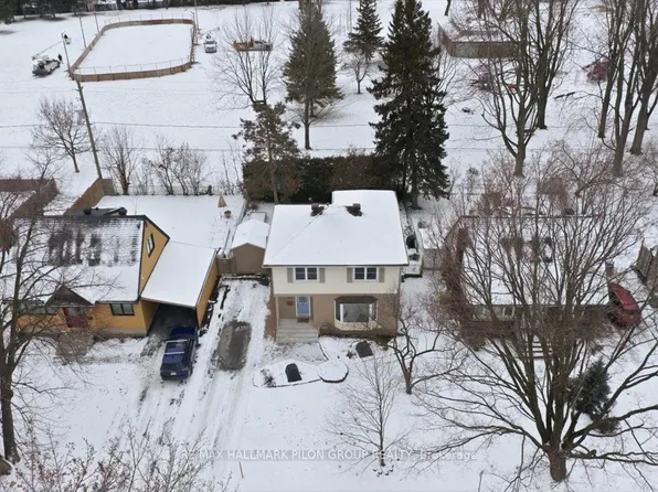 962 Weston Dr, Ottawa, ON K1G 1X2