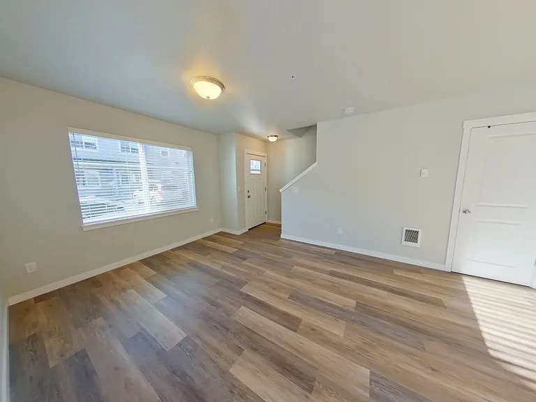 95 N Polk St — Photo 21