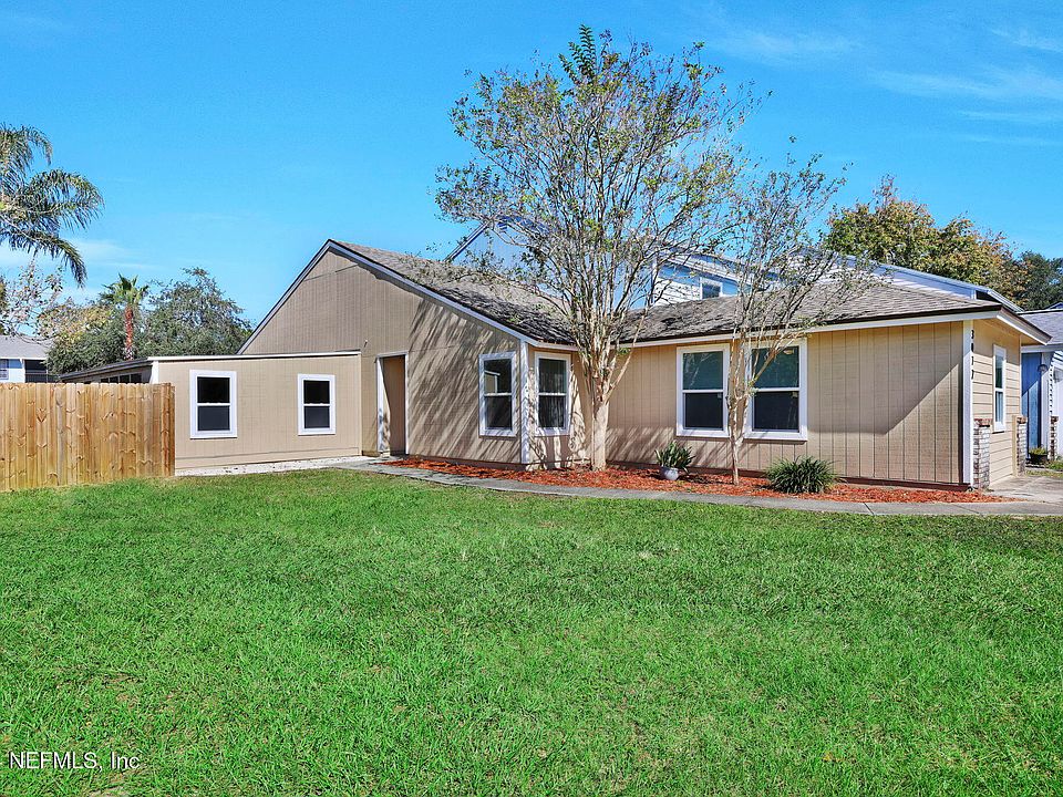 1st image of 3072 N COBBLEWOOD Lane