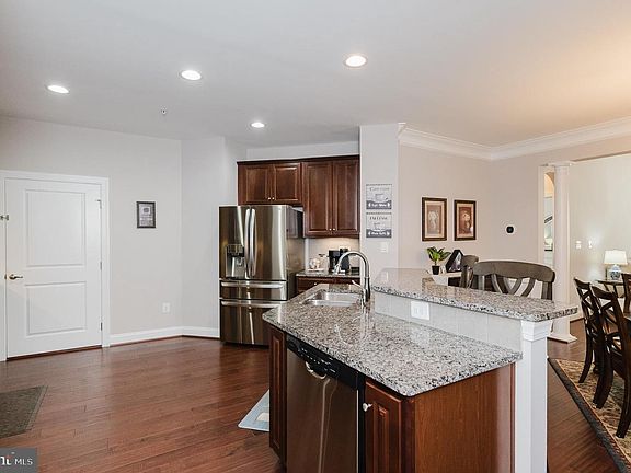 5th image of 355 Tufton Cir