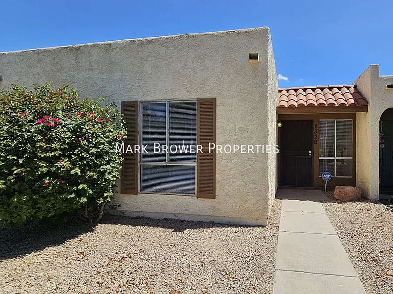 2326 W Carson Dr — Photo 2