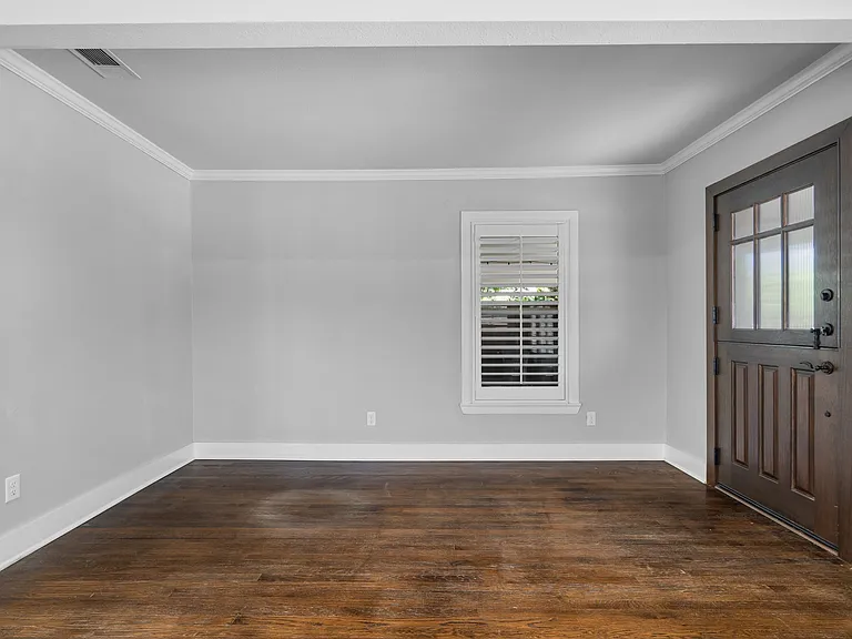 4036 Linden Ave — Photo 8