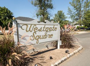 170 Westgate Dr, Edison, NJ 08820