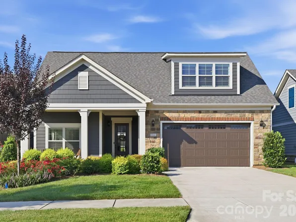 1041 Gradison Dr, Matthews, NC 28104