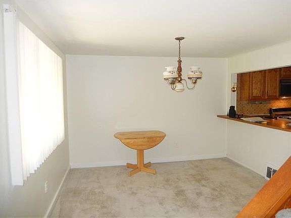 4th image of 104 Glenview Ave