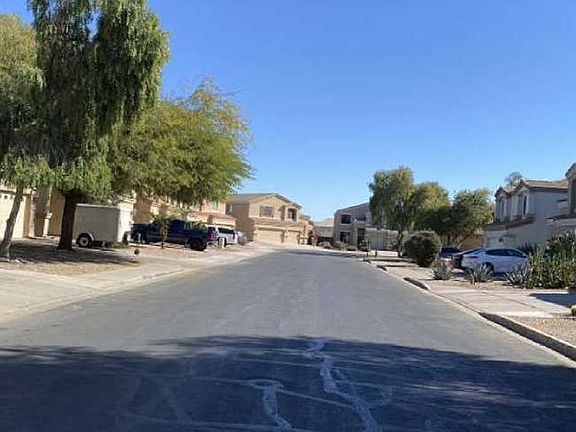Exterior Neighborhood (street photo)