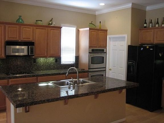 4th image of 211 Rockmont Cir