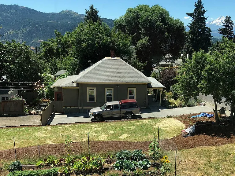 Estes Ave — Photo 6