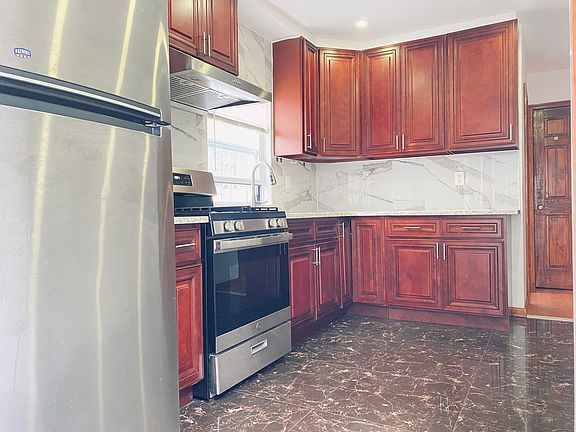 2nd image of 5507 138th St Floor 1