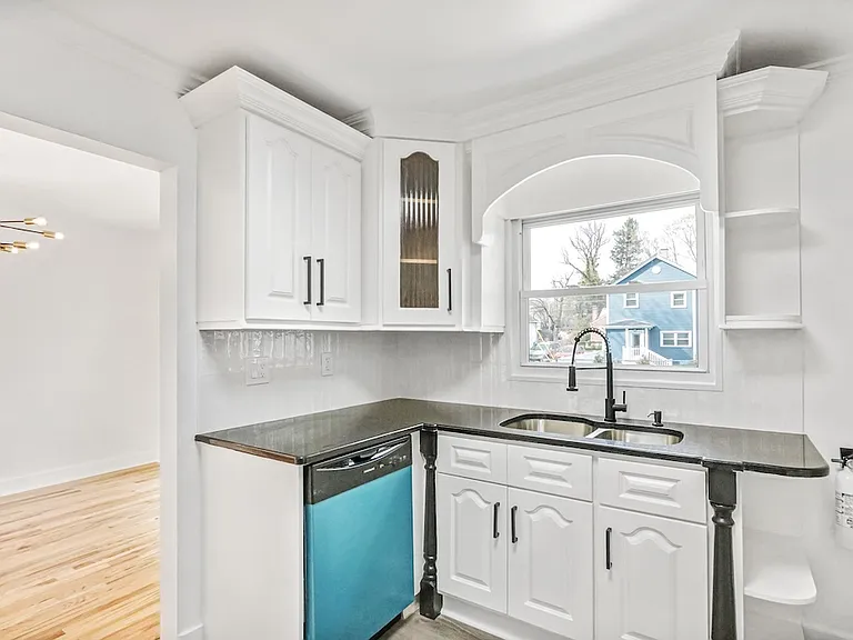 14 Columbus Ave — Photo 15